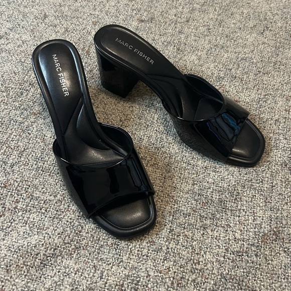 Marc Fisher Shoes - Marc Fisher Fynn Open Toe Slide Sandal